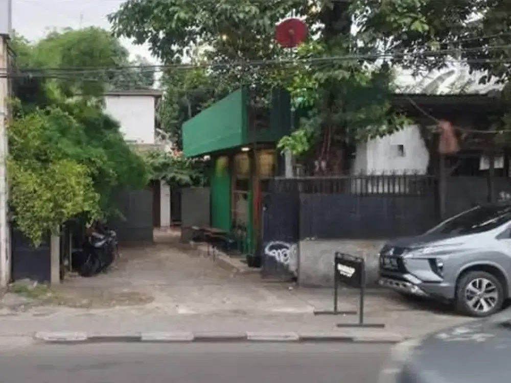 Di Bawah NJOP: Rumah Tinggal dan Warung Kopi Satu Setengah Lantai di Pinggir Jalan Ramai, Bintaro Permai, Pesanggrahan