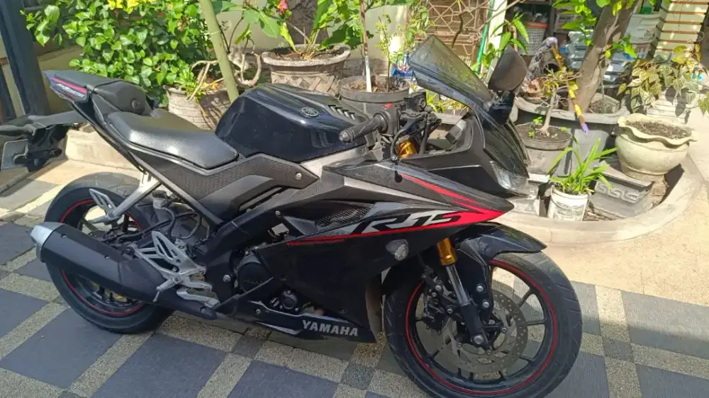 Dijual motor R15,msh bgs mulus,tangan pertama..