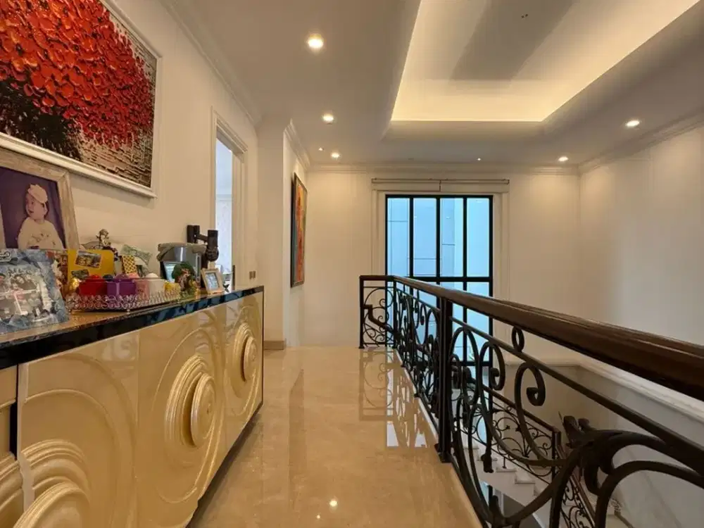 Rumah Cantik American Classic Senopati Jakarta Selatan