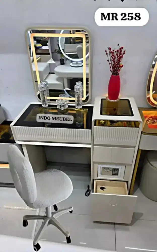 MEJA RIAS IMPORT LAMPU LED NEW MODERN KEKINIAN