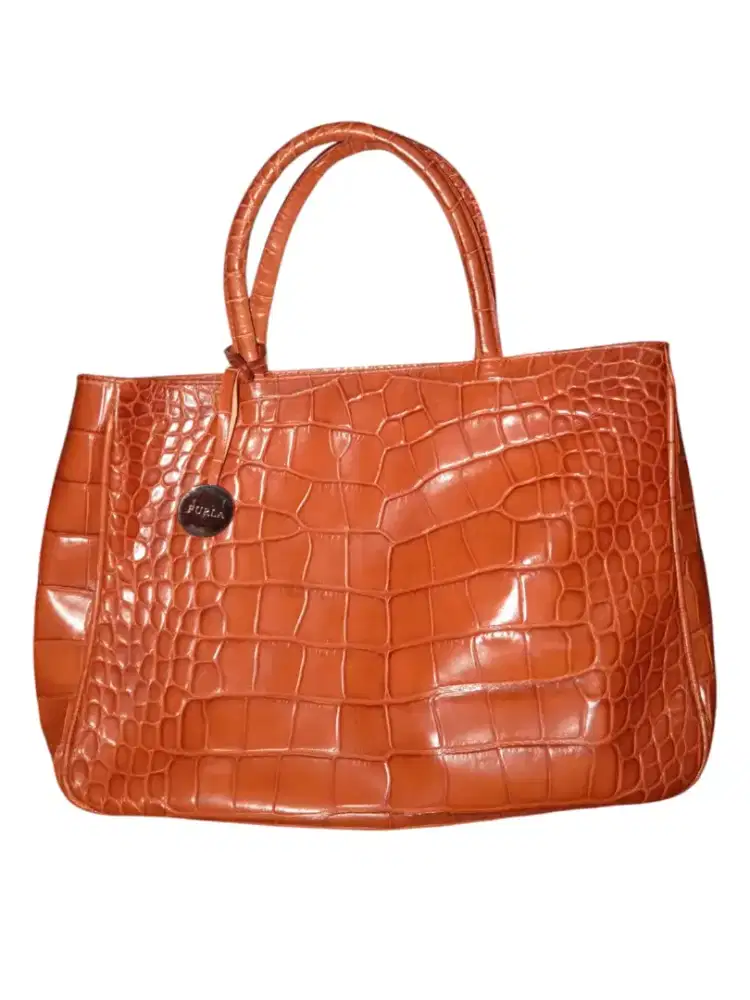 Tas berbahan kulit croco