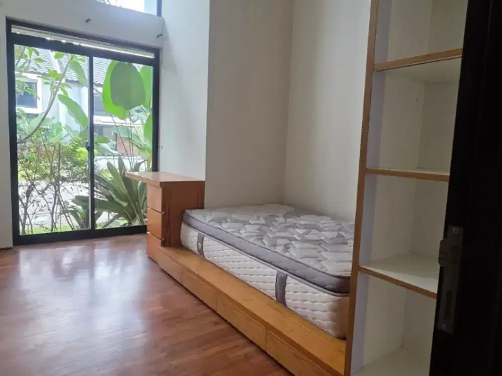 Disewakan Rumah Cantik Kota Baru Parahyangan