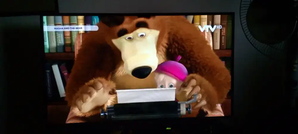 Monnitor TV HIKVISION 45in Ada Dus