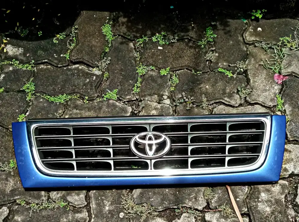 Grill depan kijang LGX
