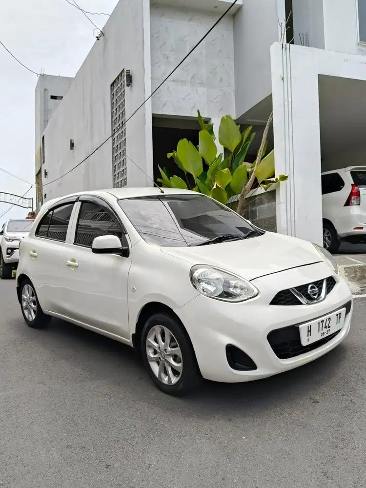 Nissan March 1.2 at 2014