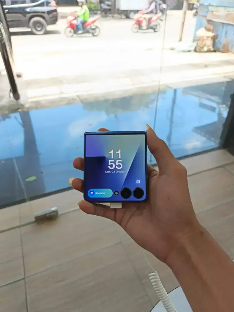 Samsung galaxy Z flip 8/256