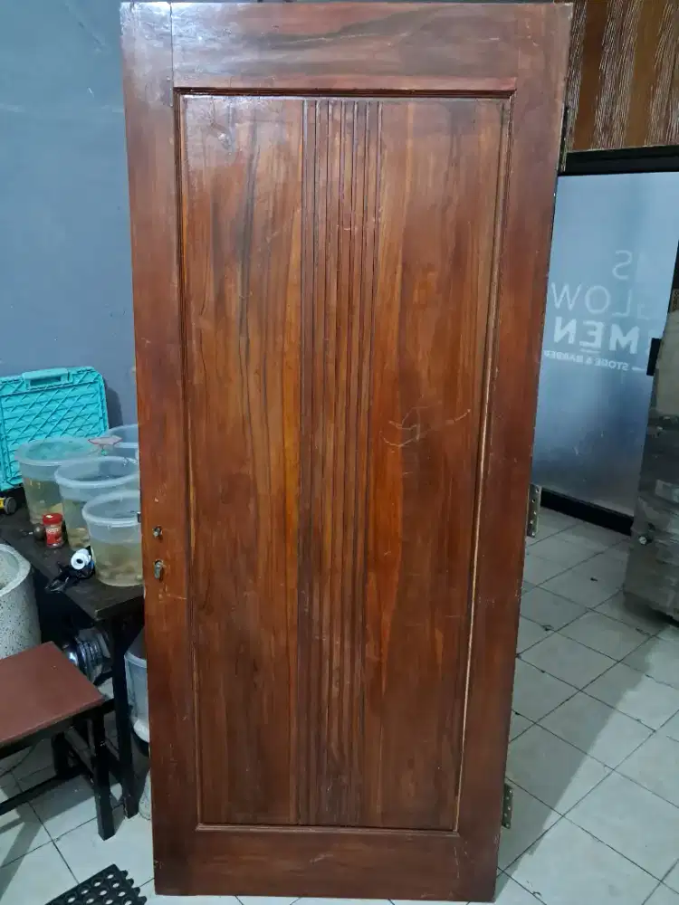 Pintu jati kondisi sangat baik