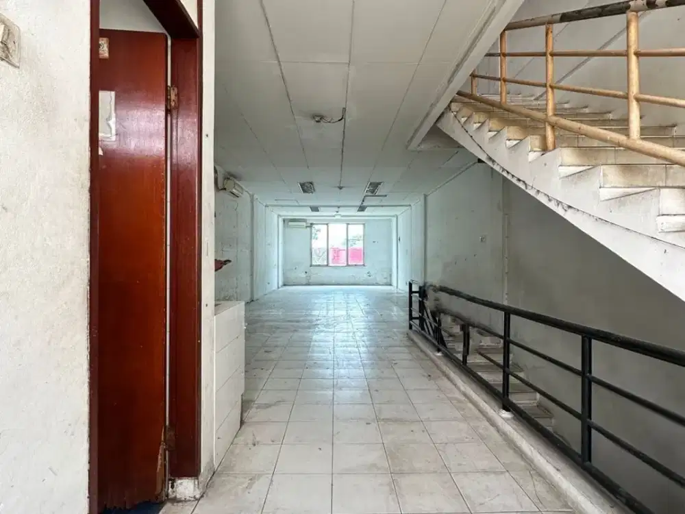 Disewakan Ruko 3 Lantai Luas Strategis di Cikawao, Bandung