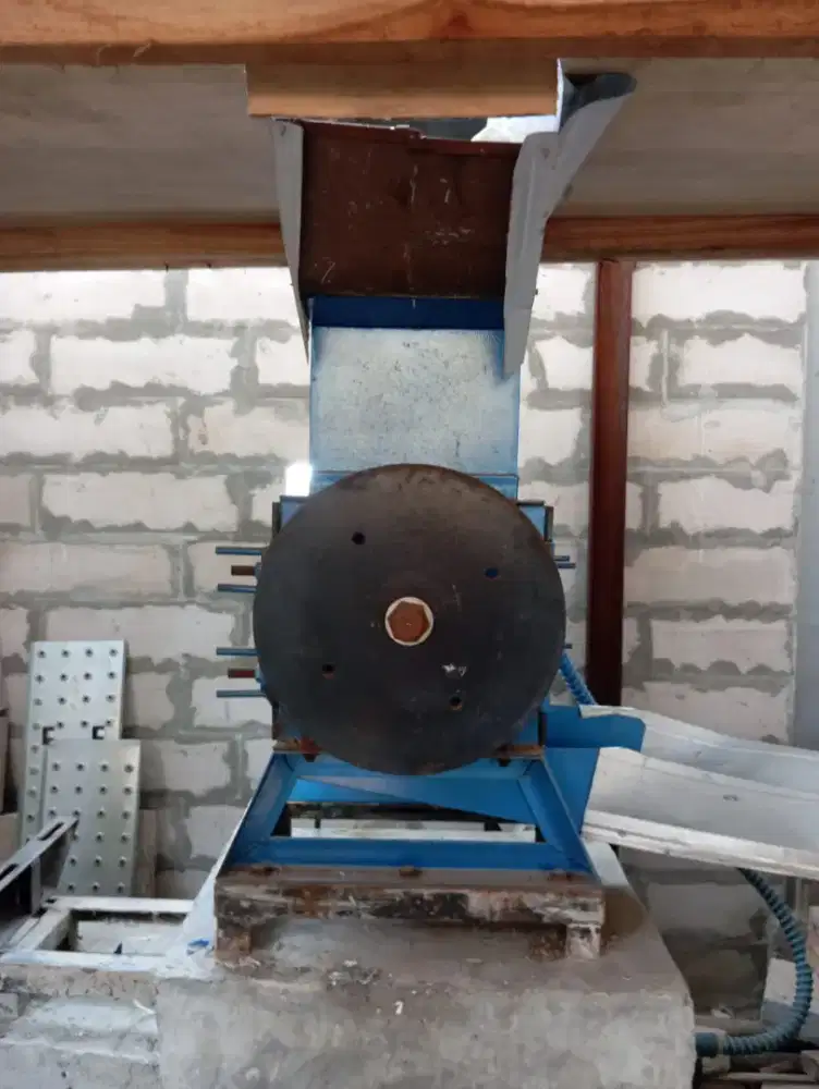 Mesin giling plastik