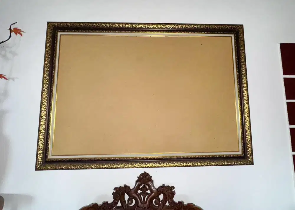 BINGKAI KLASIK UKIR EMAS BESAR