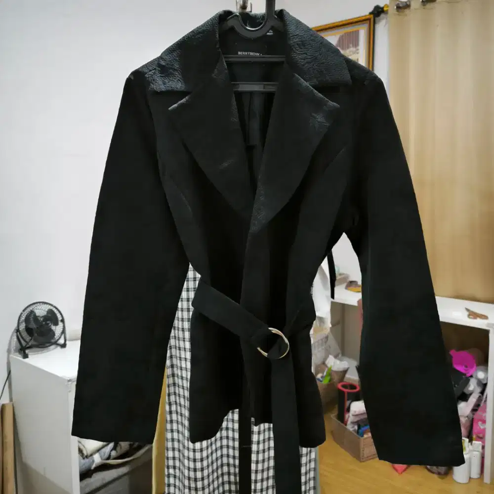 Berrybenka Original Blazer Jas Outer Wanita Hitam Timbul Emboss XL