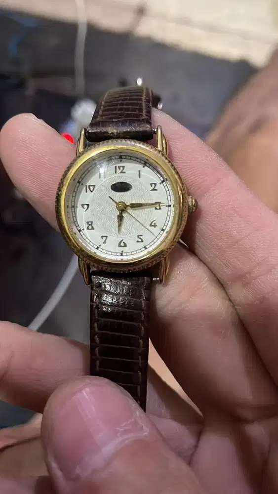 Jam guess wanita original normal