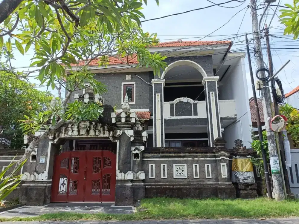 Rumah 5 Kamar tidur  di area Taman Giri, Jimbaran