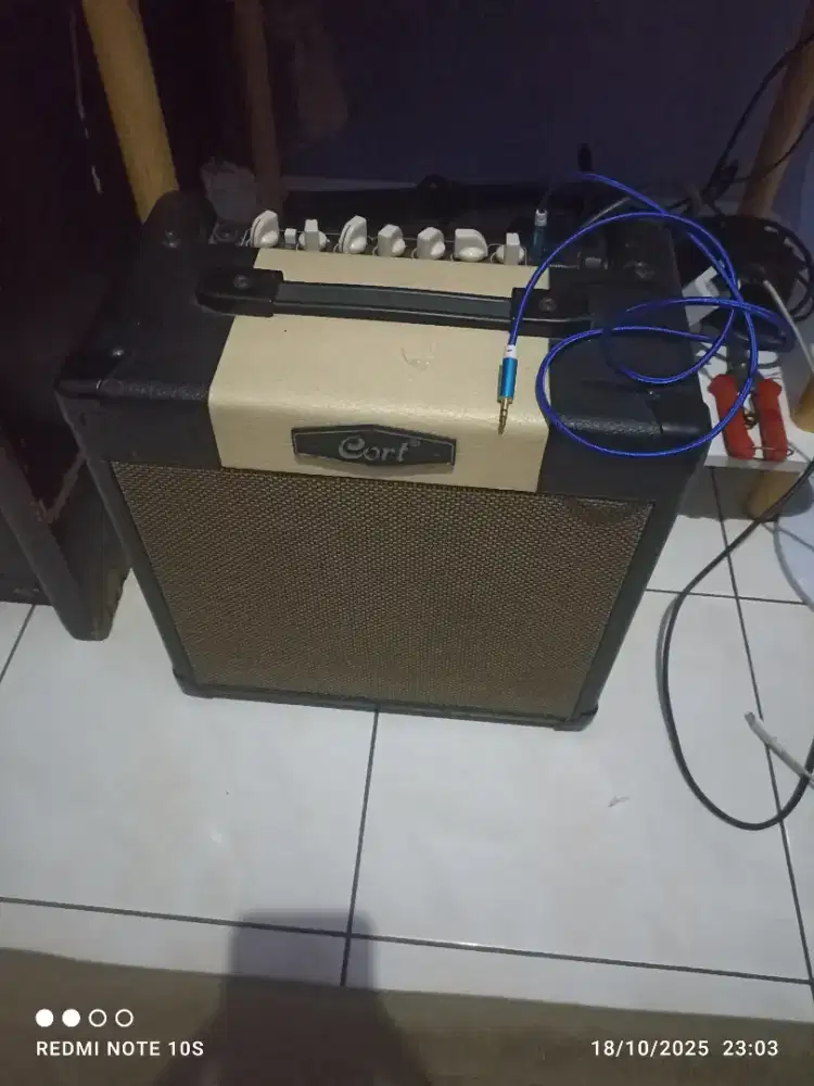 Gitar Scorpion + ampli cort Cm15R