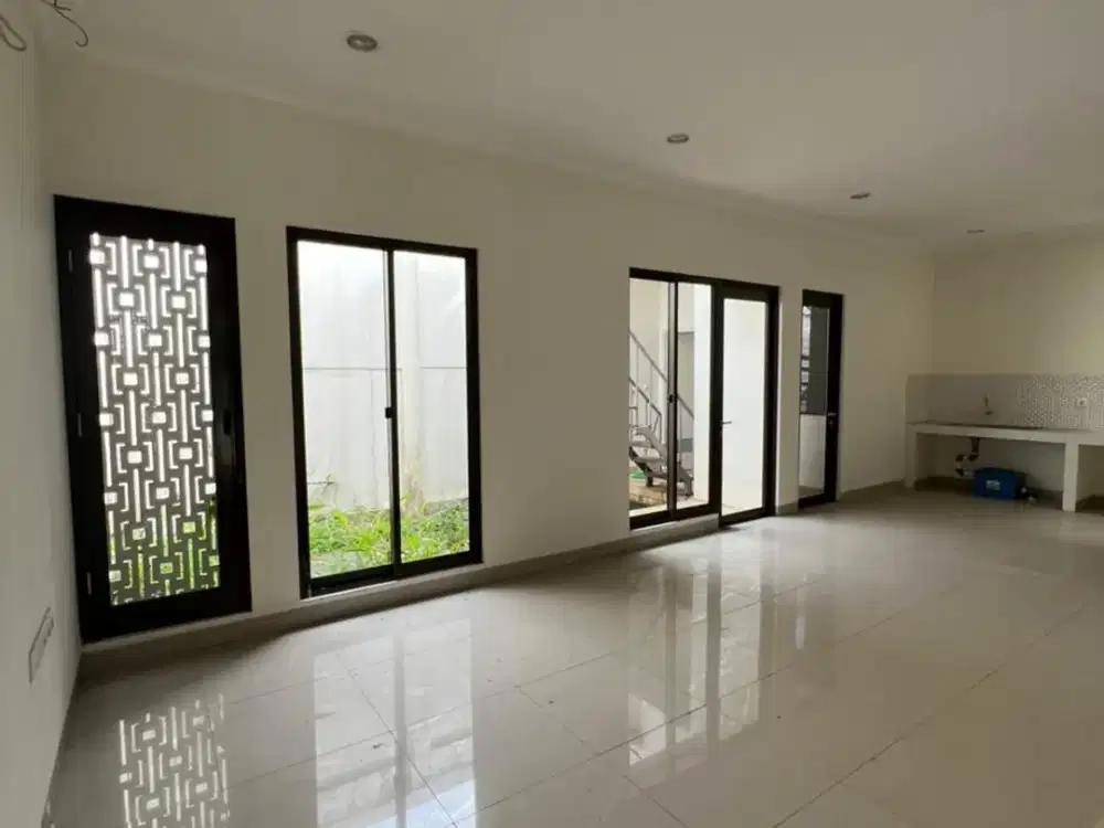 Rumah Kosongan Nyaman, Lokasi Strategis Disewakan di Cluster Btari Summarecon