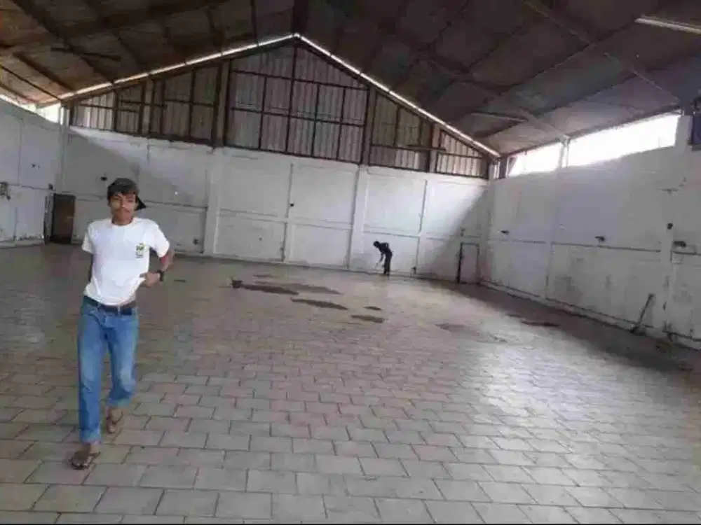 dijual gudang dan kontrakan jalan raya utama karadenan bogor