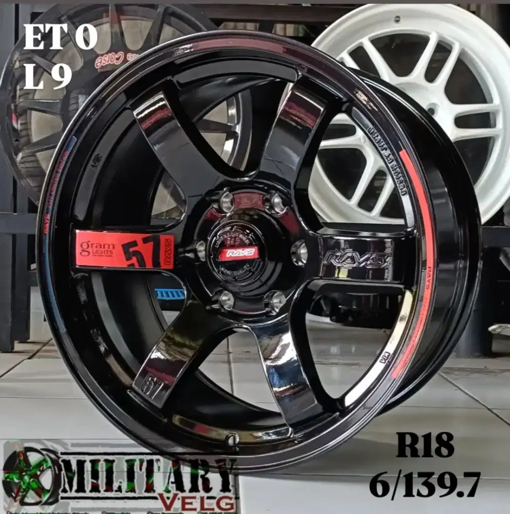 Rays TE57 R18 Blackglossy