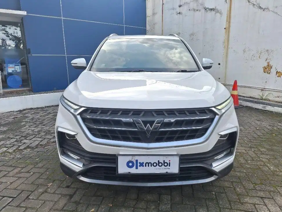 LOW DP Wuling Almaz 1.5 Exclusive 7-Seater Bensin-AT 2022 HFU