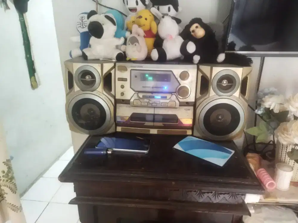 Radio polytron model lama