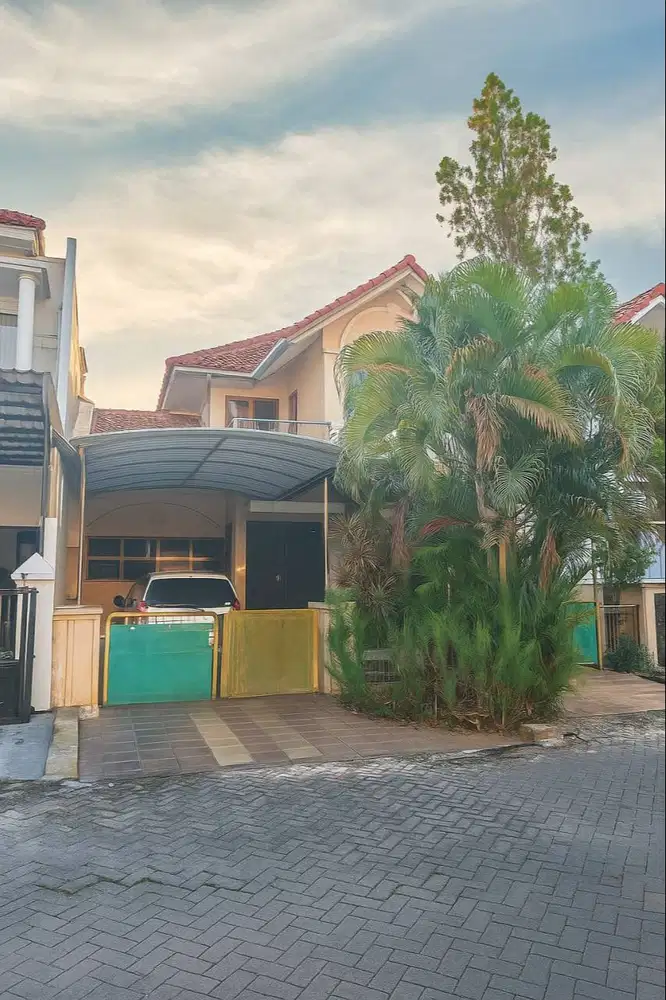 Rumah dijual berlokasi di  Ville Valencia (BB) Surabaya