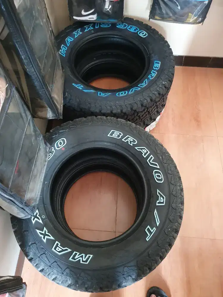Ban Maxxis Bravo AT 215/75 R15 tahun 2025
