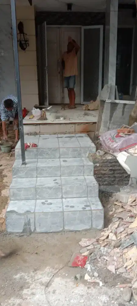 Tukang bangunan borongan dan harian