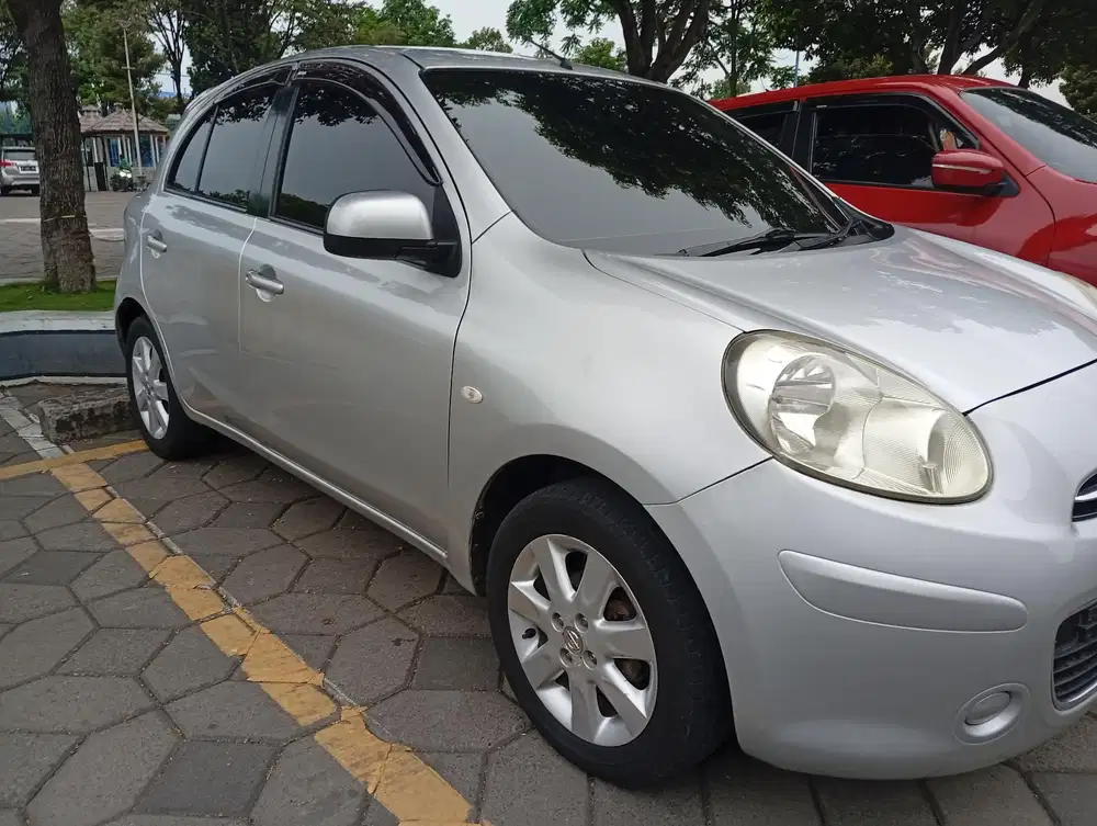 Nissan March 2011 Bensin