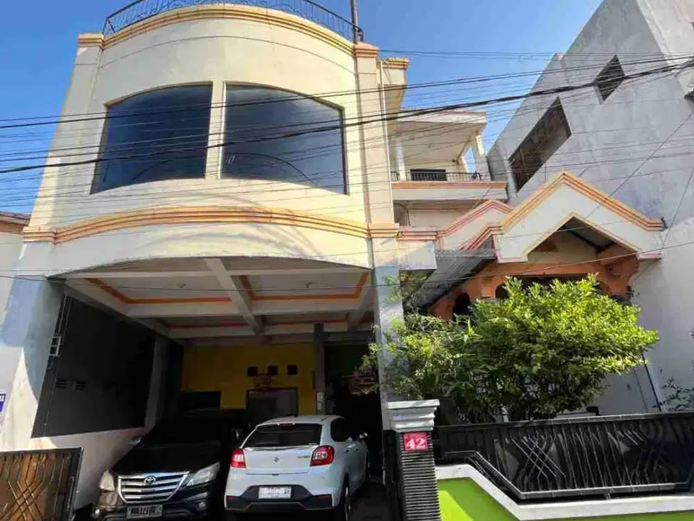 Rumah usaha siap huni di nol jalan veteran gresik