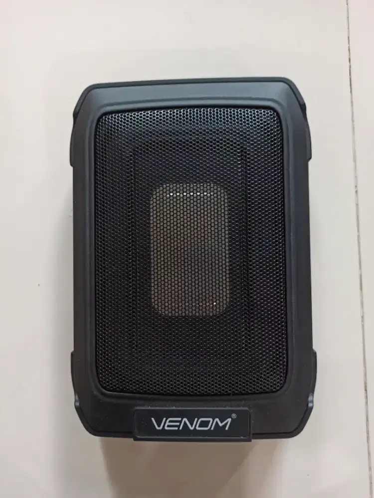 Subwofer kolong Venom vx 6.8PB kondisi seperti baru