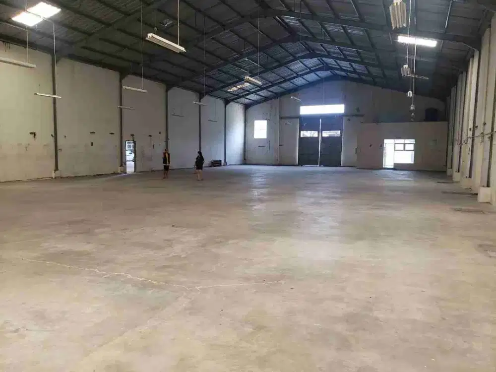 Dijual Gudang Besar Bagus di Cilampeni Katapang