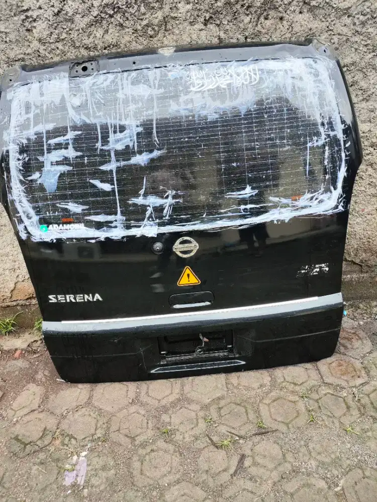 Pintu bagasi belakang serena c24 HWS