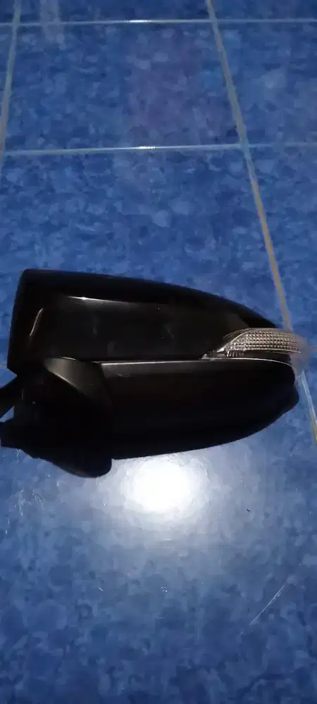 Spion retrach ( lipat otomatis)mobil Toyota calya 2023  kondisi ok