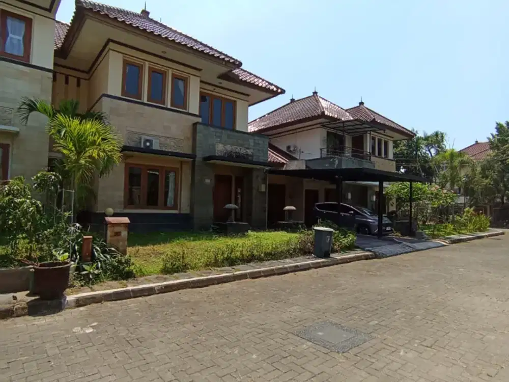 Rumah Furnish 2 Lantai Dalam Perum Dekat Plaza Ambarukmo