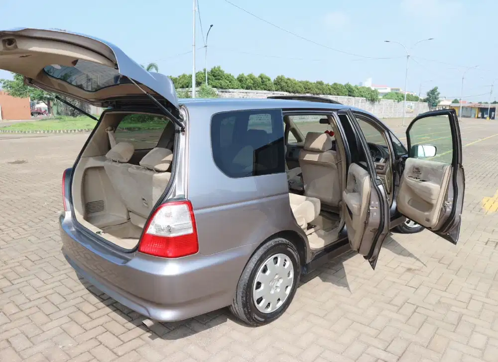 Honda Odyssey RA6 CBU Japan 2.3 A/T KilometerRendah Sunroof Original