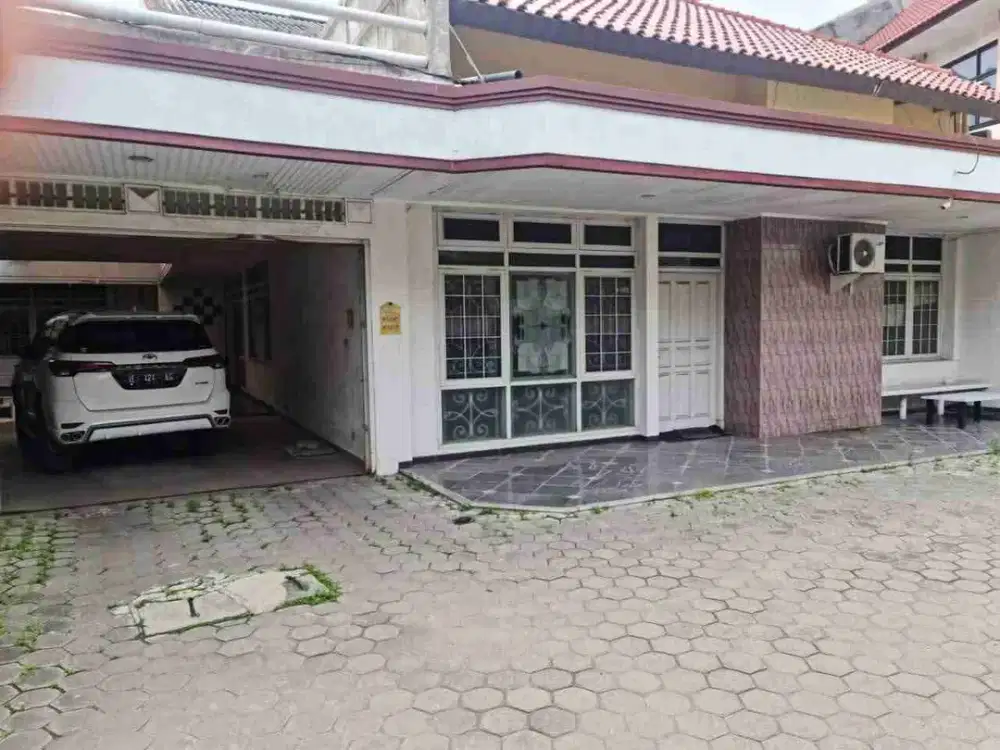 Rumah Disewakan Di Jl Taman Beringin, Sekayu Semarang Tengah