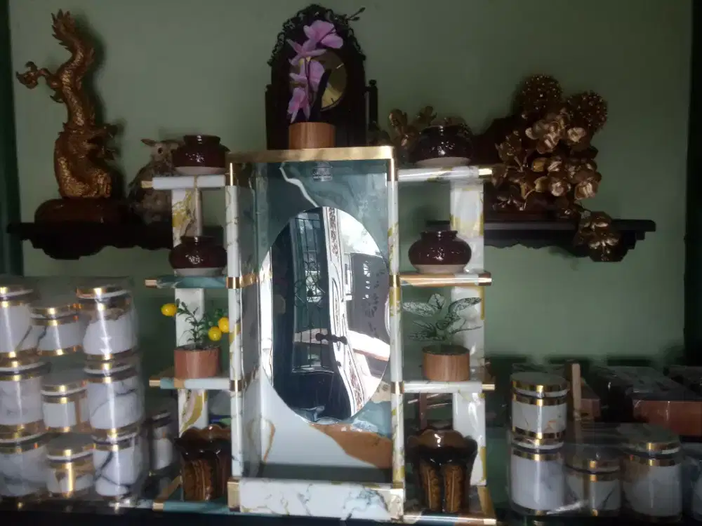 Rak kosmetik mik up + Cermin