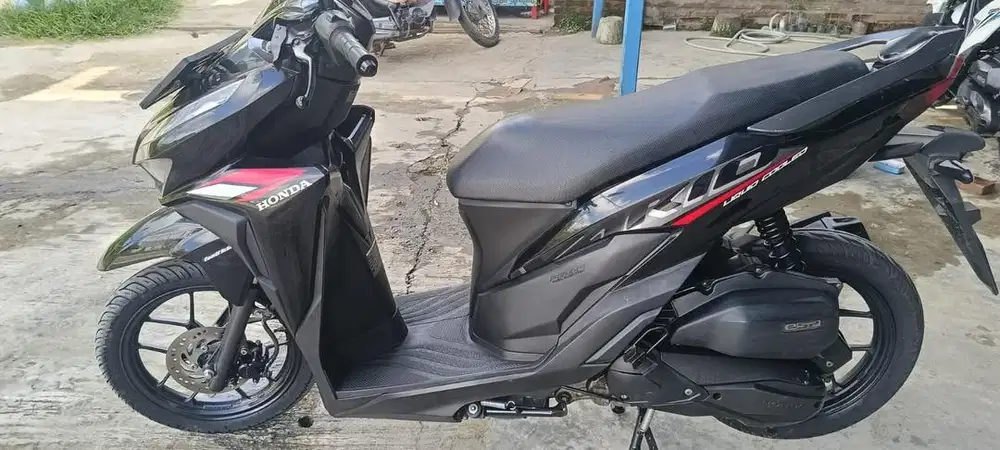 Jual vario 125 warna hitam tahun 2021