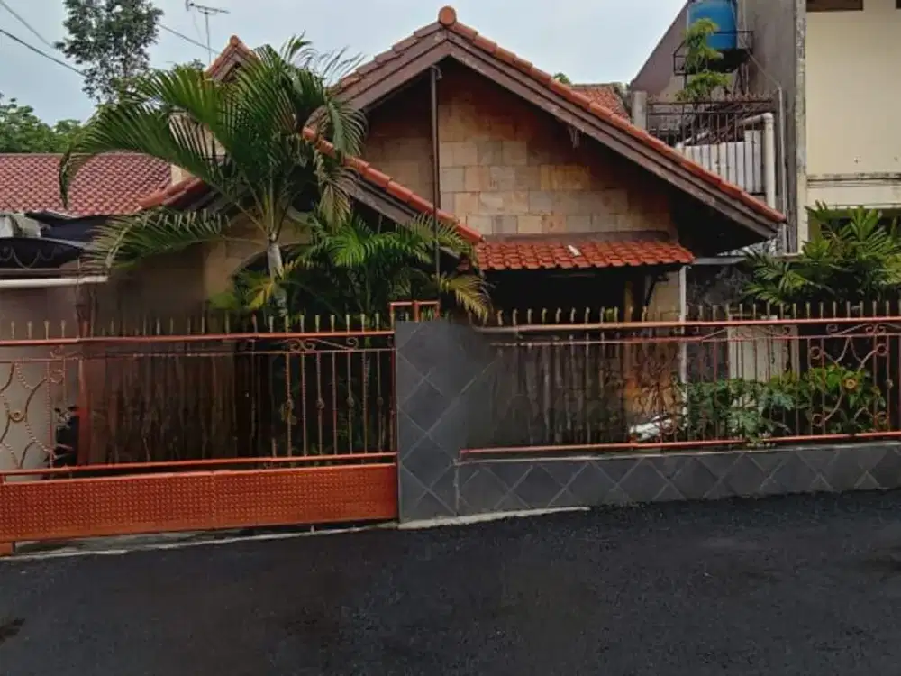 Rumah 2 Lantai Nyaman Daerah Tebet Timur Jakarta Selatan