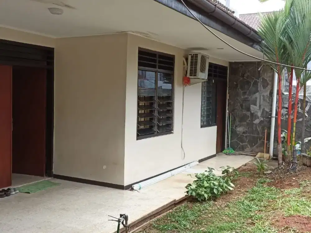 DIJUAL RUMAH DI AREA KEBAYORAN BARU JAKARTA SELATAN