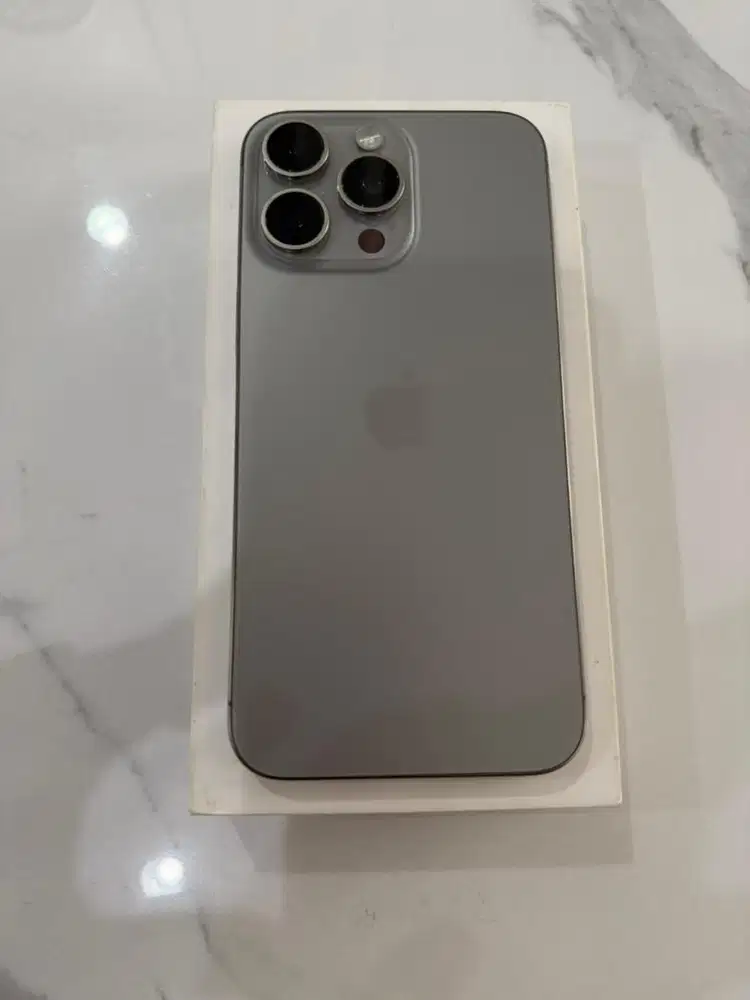 iphone 15 Promax titanium 256 gb Ibox Resmi