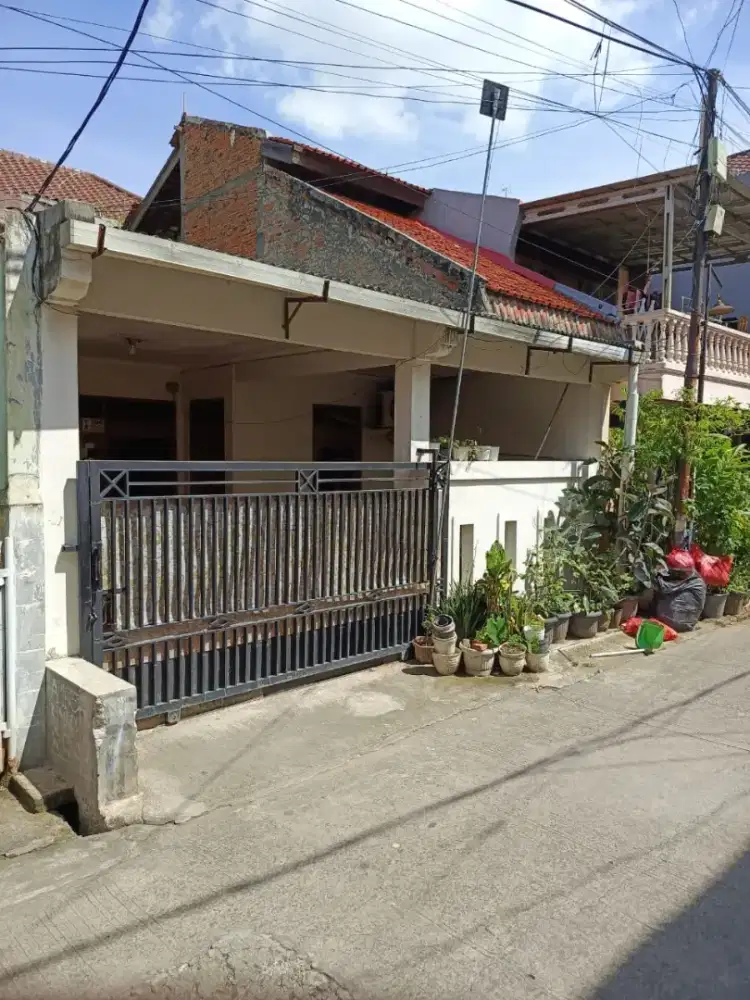 RUMAH di PERUMNAS 1 BEKASI