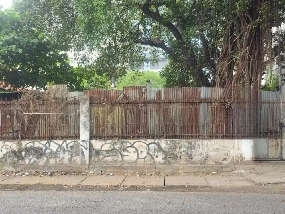 HITUNG TANAH, Rumah Embong Gayam STRATEGIS PUSAT KOTA DEKAT TP