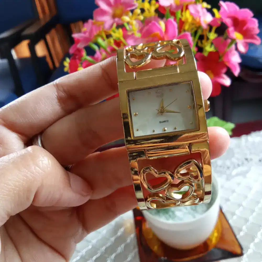 Jam tangan wanita ( Nego )