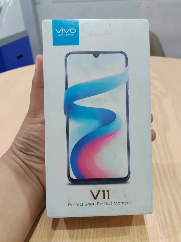 PROMO Cuci Gudang VIVO V11 4GB/64GB Garansi Resmi
