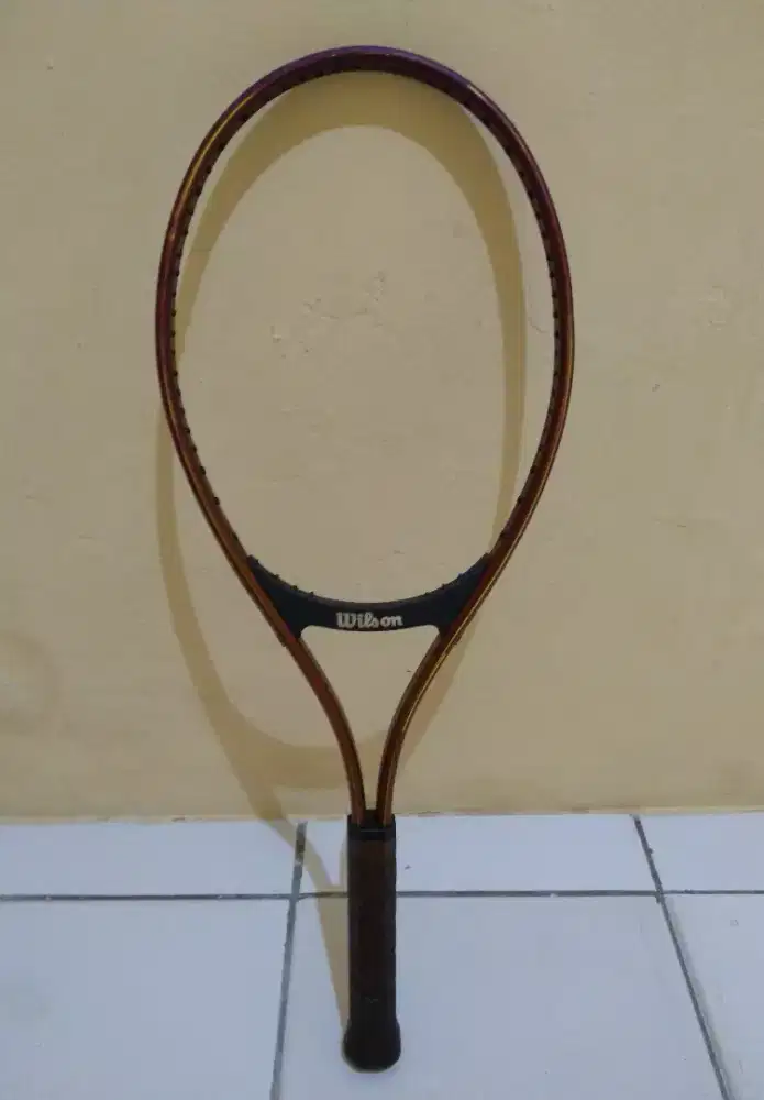 Rangka raket tenis Wilson American Ace ,, belum ada senar nya.