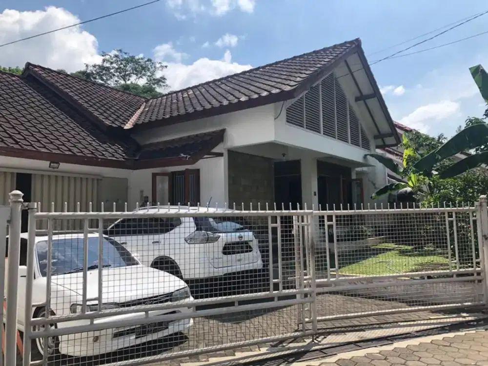 RUMAH MEWAH BEST LOCATION AREA SULTAN BANDUNG DI JL KIPUTIH CIUMBULUIT