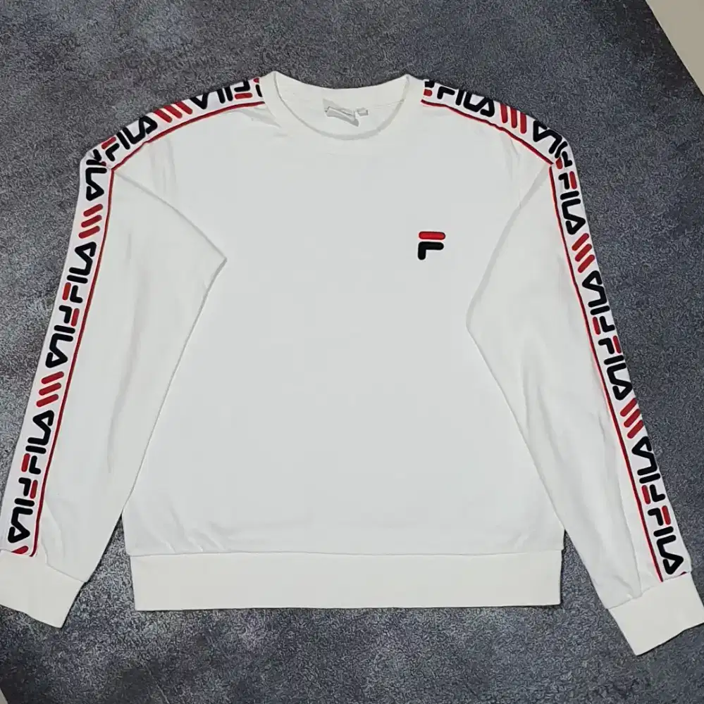 Fila Crewneck Spell Out Cewek