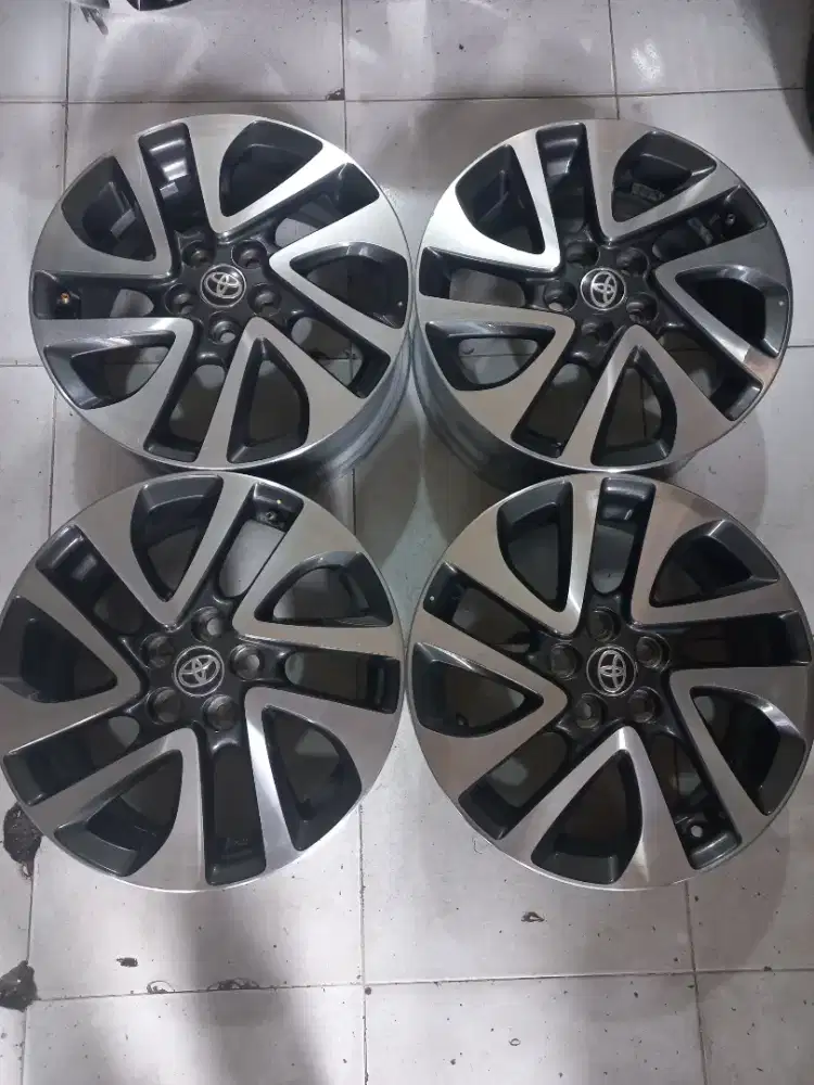 Velg oem Toyota Sienta R16