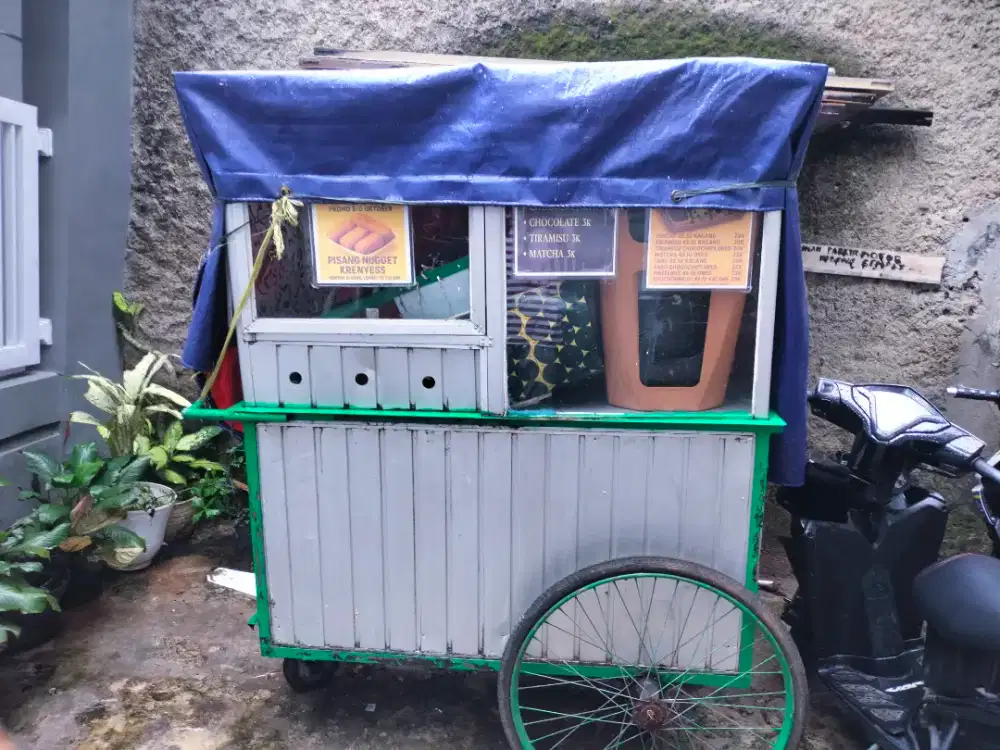 Gerobak bekas gorengan