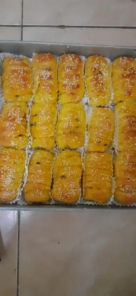 Aneka roti isi & donat labu butternut